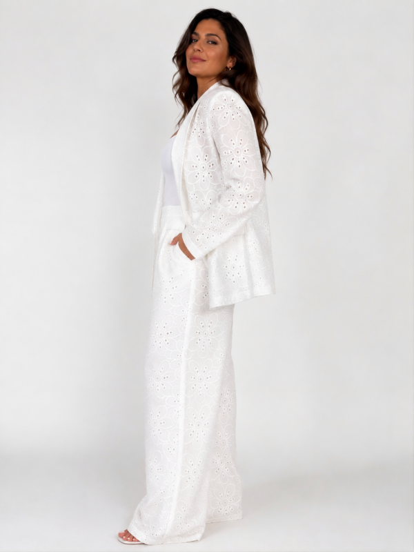 Tailleur in pizzo sangallo